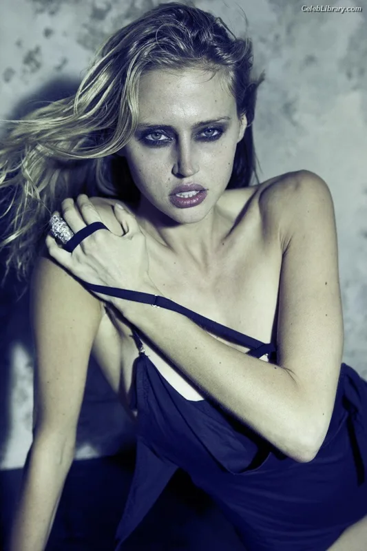 Estella Warren photo 1 of 145