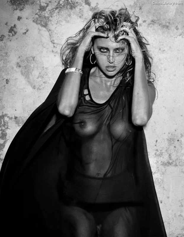 Estella Warren photo 4 of 145