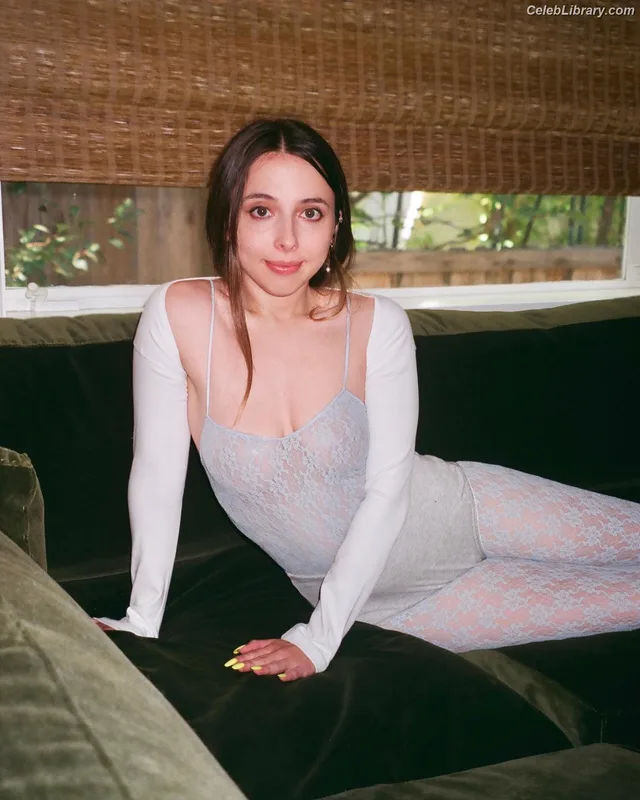 Esther Povitsky photo 16 of 179