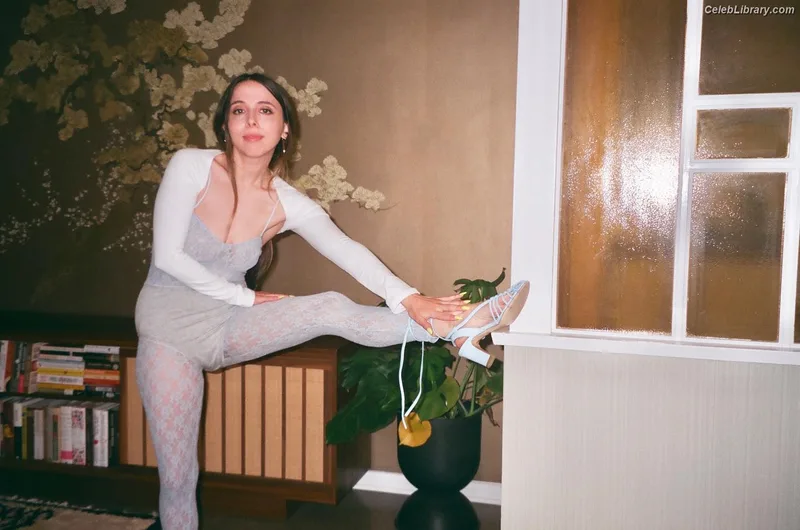 Esther Povitsky photo 17 of 179