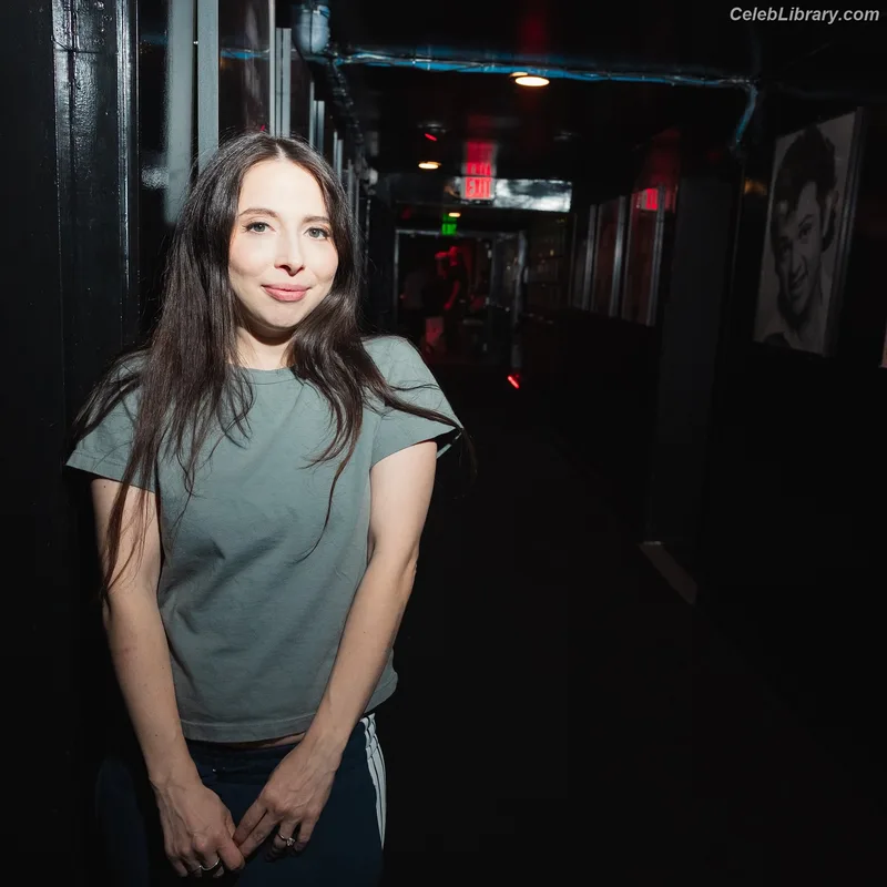 Esther Povitsky photo 19 of 179