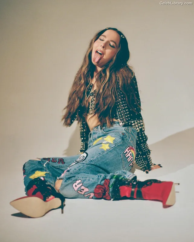 Esther Povitsky photo 1 of 179