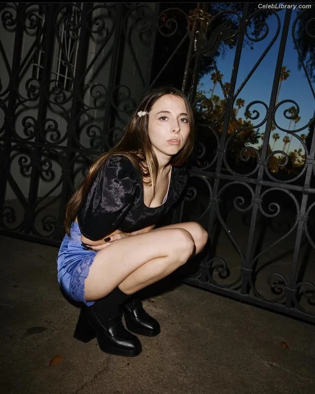Esther Povitsky photo 5 of 179