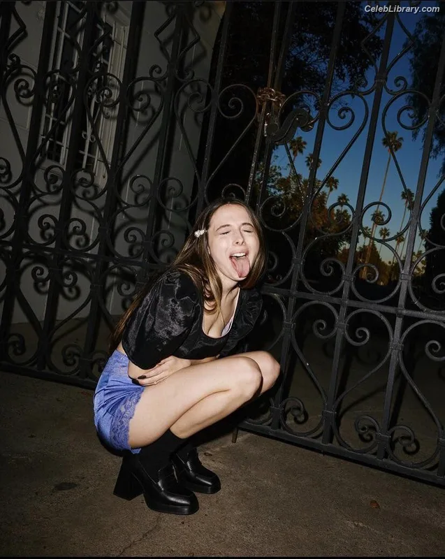 Esther Povitsky photo 7 of 179