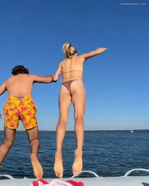 Eugenie Bouchard photo 7 of 439