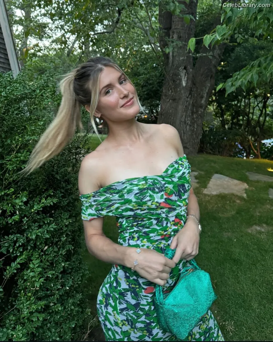 Eugenie Bouchard photo 10 of 439
