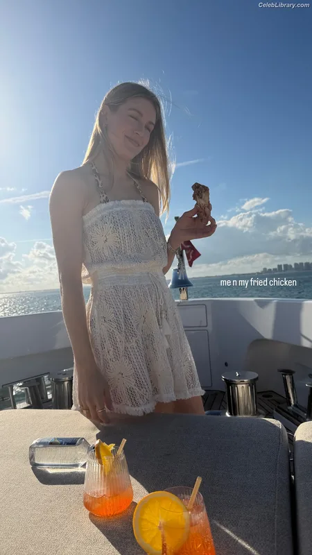 Eugenie Bouchard photo 15 of 440