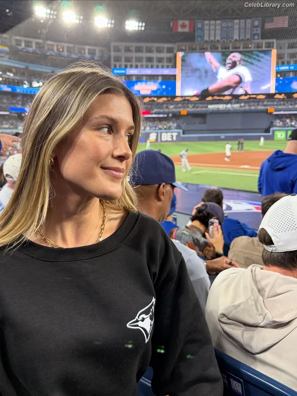 Eugenie Bouchard photo 16 of 440