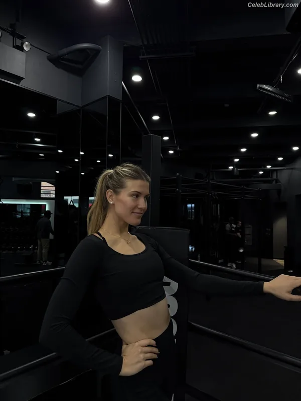 Eugenie Bouchard photo 13 of 440
