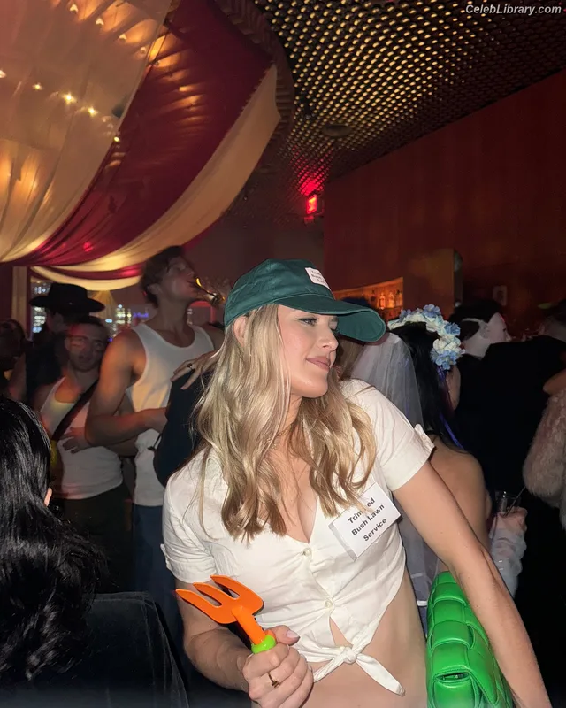 Eugenie Bouchard photo 23 of 440