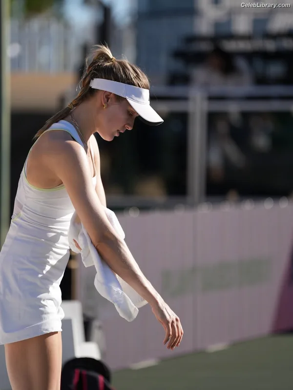 Eugenie Bouchard photo 6 of 440