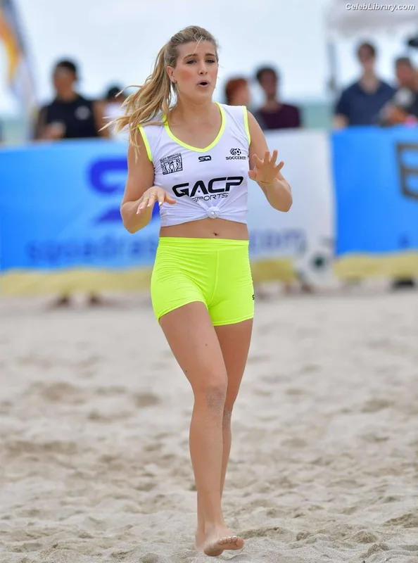 Eugenie Bouchard photo 11 of 440