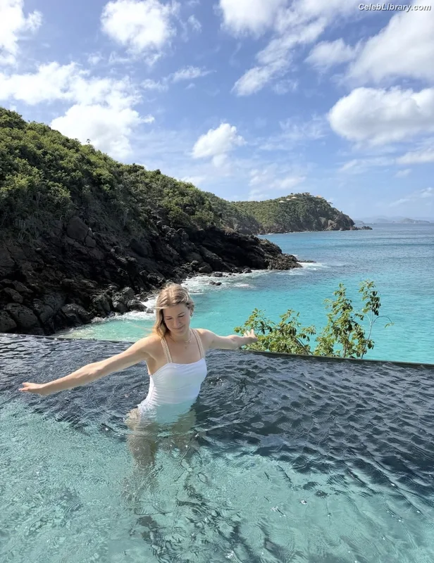 Eugenie Bouchard photo 6 of 440
