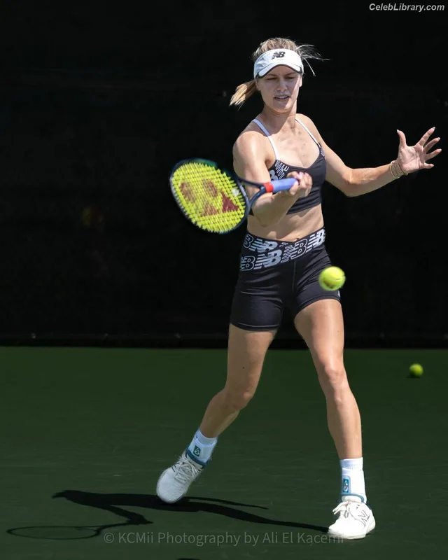 Eugenie Bouchard photo 19 of 440