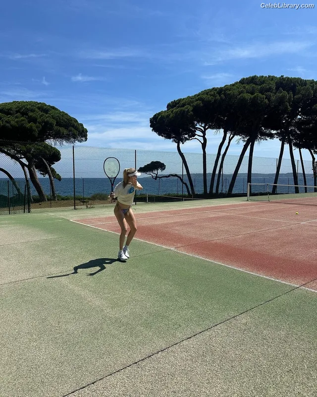 Eugenie Bouchard photo 18 of 440