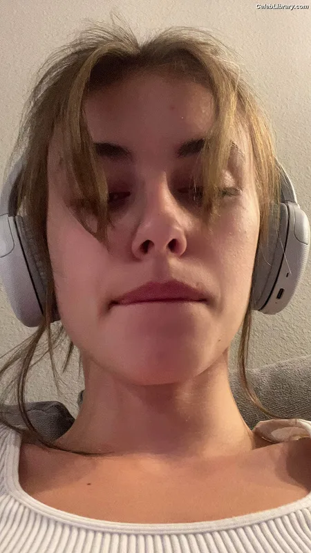 Eva Cudmore photo 5 of 1419