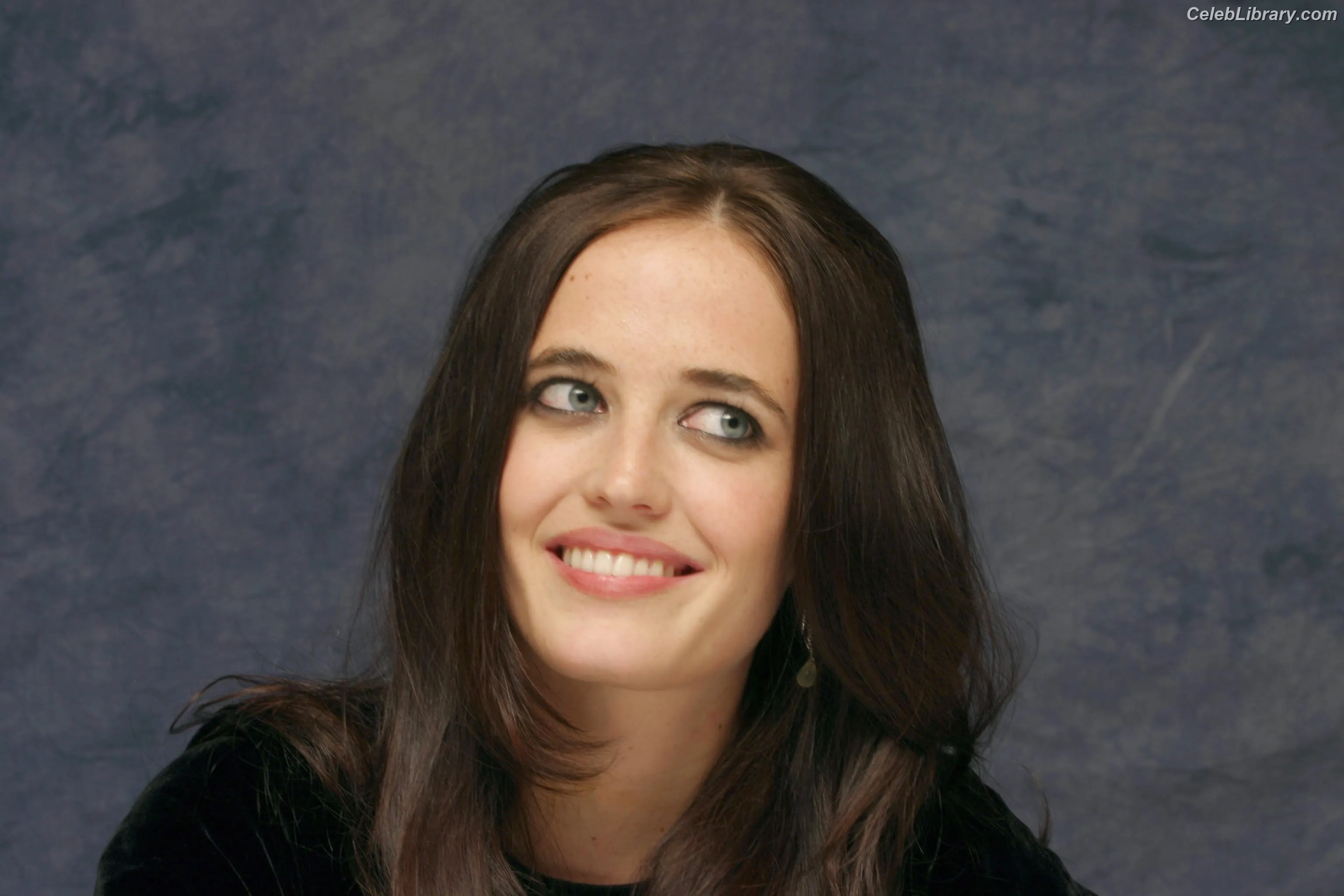 Eva Green photo 9 of 371