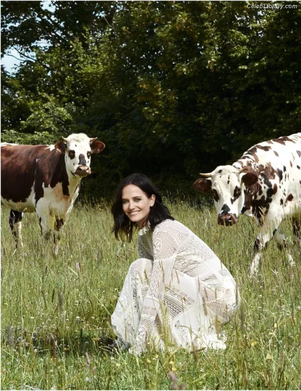 Eva Green photo 19 of 372