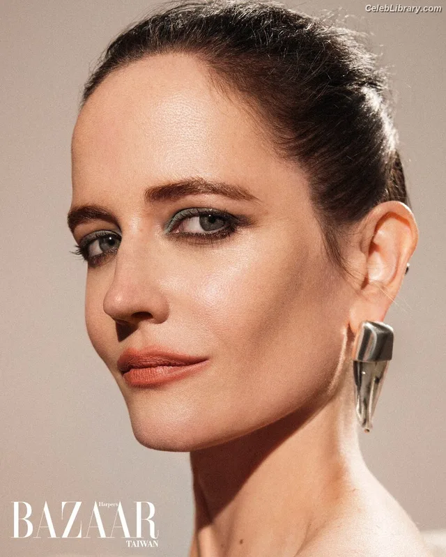 Eva Green photo 13 of 372