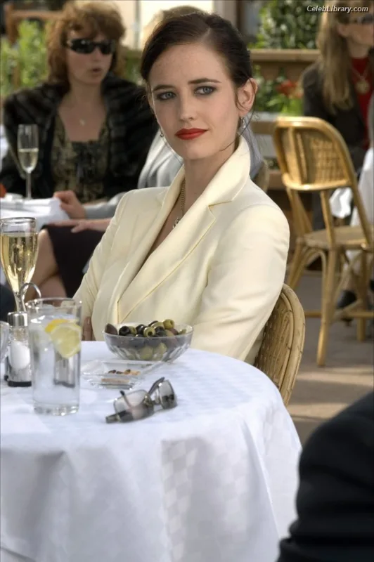 Eva Green photo 20 of 372