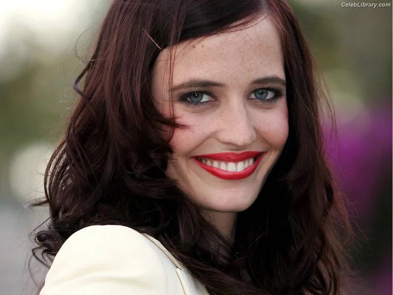 Eva Green photo 23 of 372