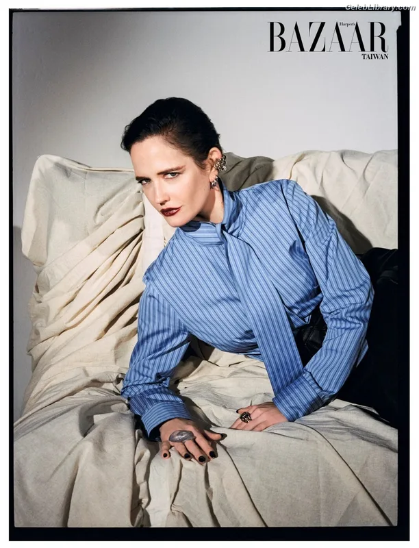 Eva Green photo 2 of 372