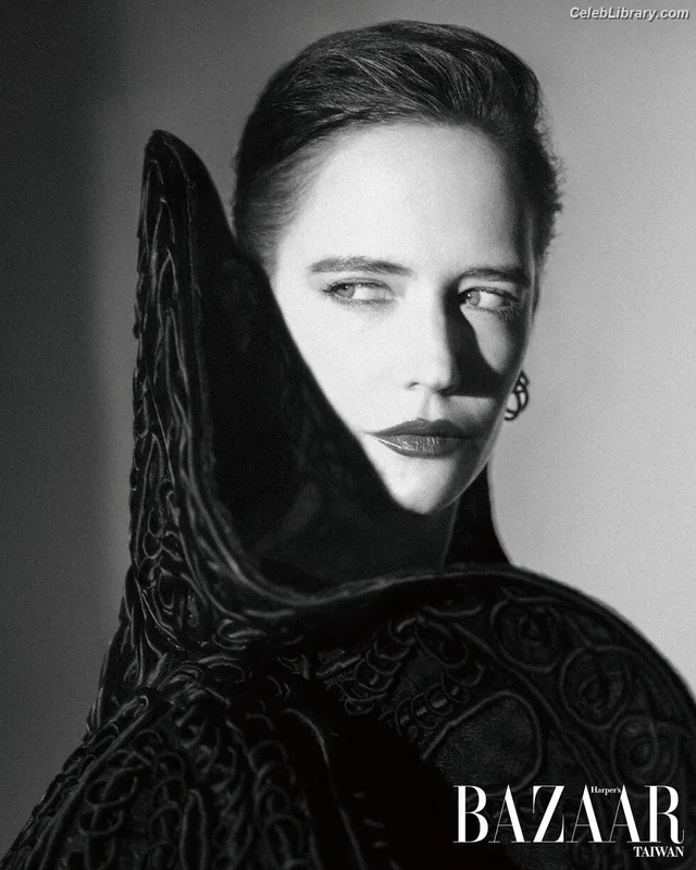 Eva Green photo 13 of 372