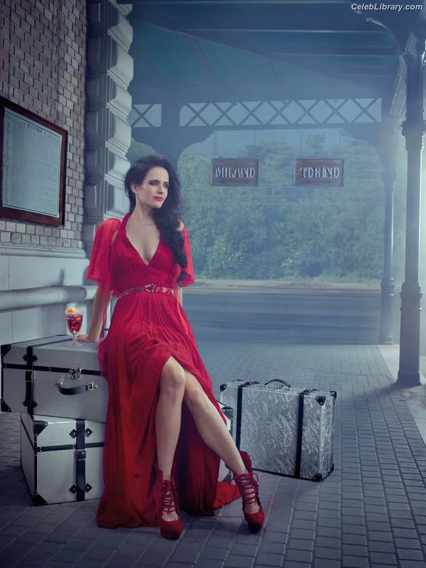 Eva Green photo 18 of 372