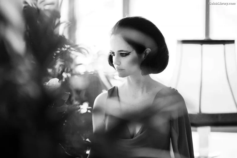 Eva Green photo 11 of 372