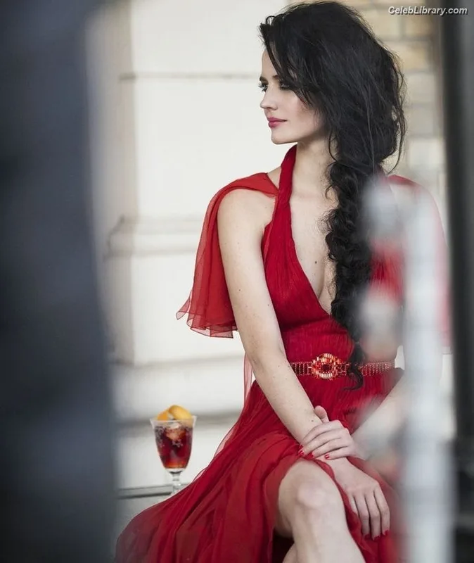 Eva Green photo 11 of 372