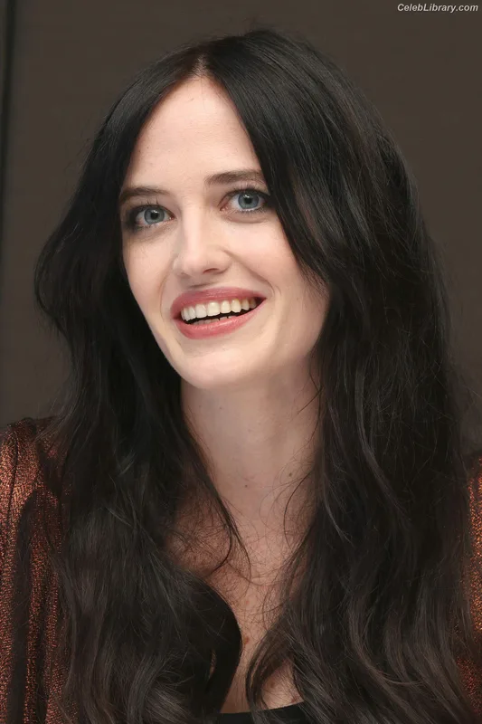 Eva Green photo 4 of 372