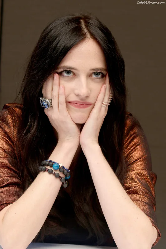 Eva Green photo 7 of 372