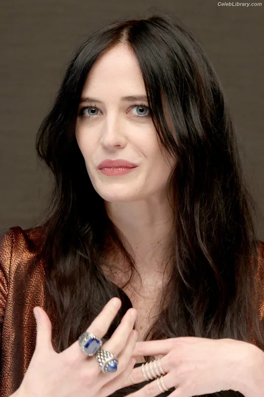 Eva Green photo 14 of 372