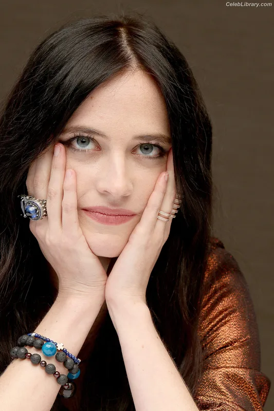 Eva Green photo 19 of 372