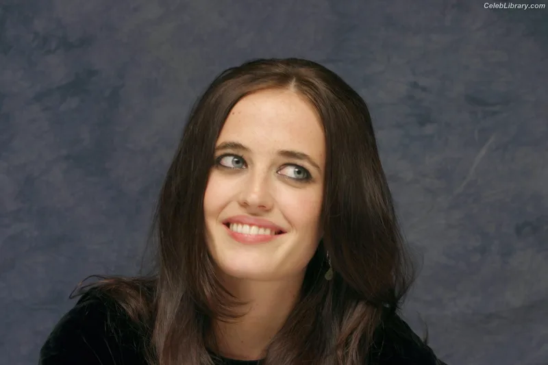 Eva Green photo 9 of 372