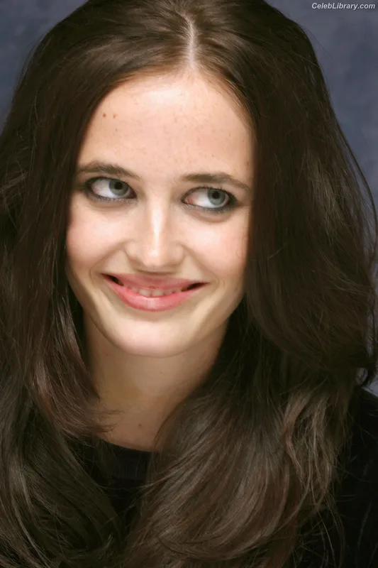 Eva Green photo 18 of 372