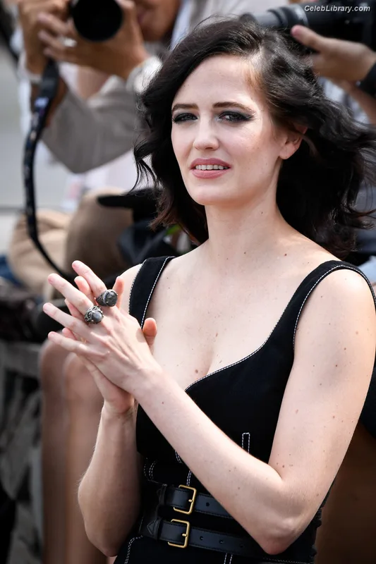 Eva Green photo 24 of 372