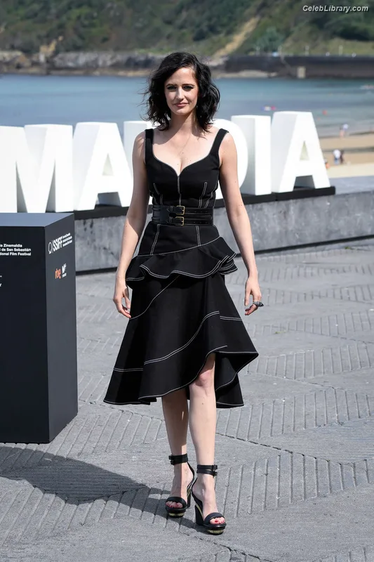 Eva Green photo 2 of 372