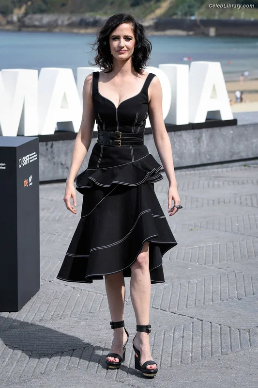 Eva Green photo 7 of 372