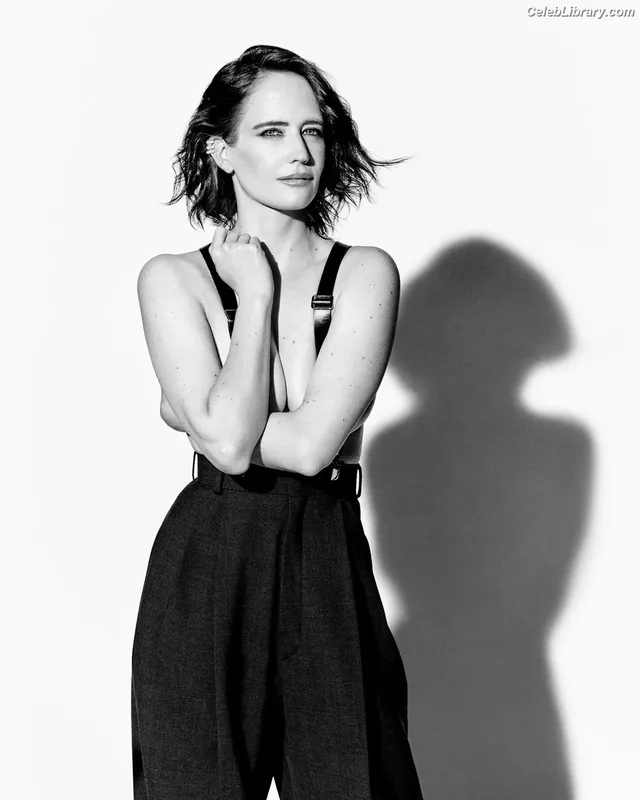Eva Green photo 11 of 372