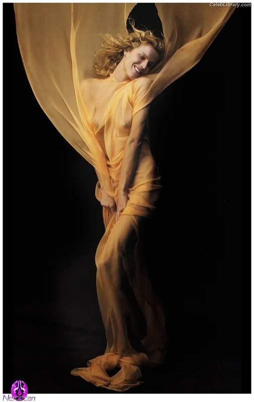 Eva Herzigova photo 14 of 62
