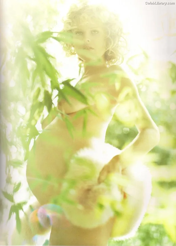 Eva Herzigova photo 17 of 62