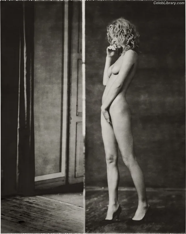 Eva Herzigova photo 4 of 62