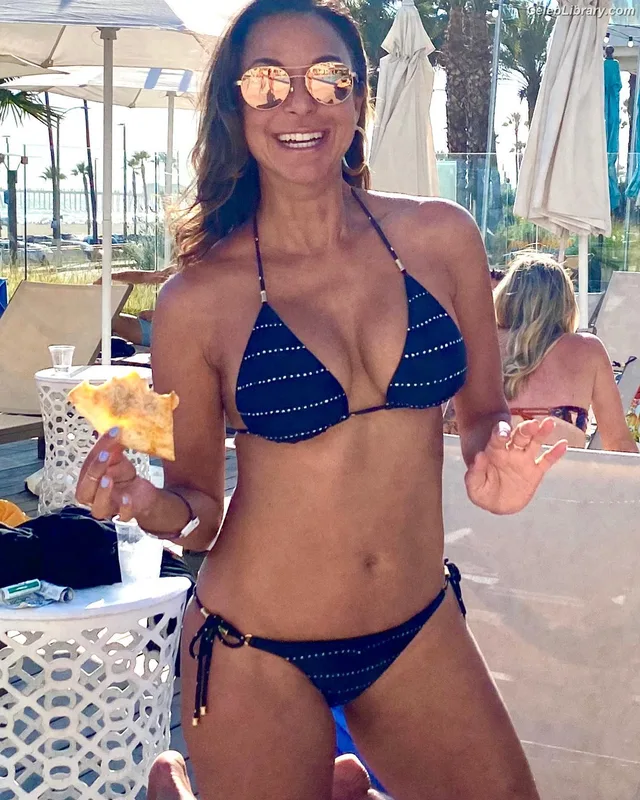 Eva LaRue photo 14 of 31