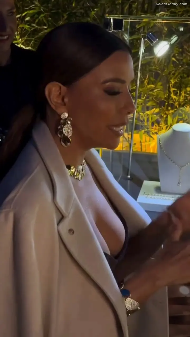 Eva Longoria photo 1 of 794
