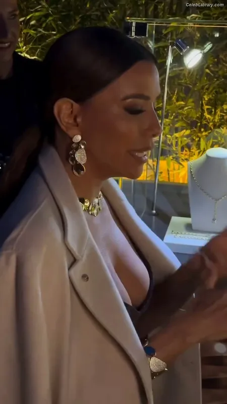 Eva Longoria photo 23 of 793