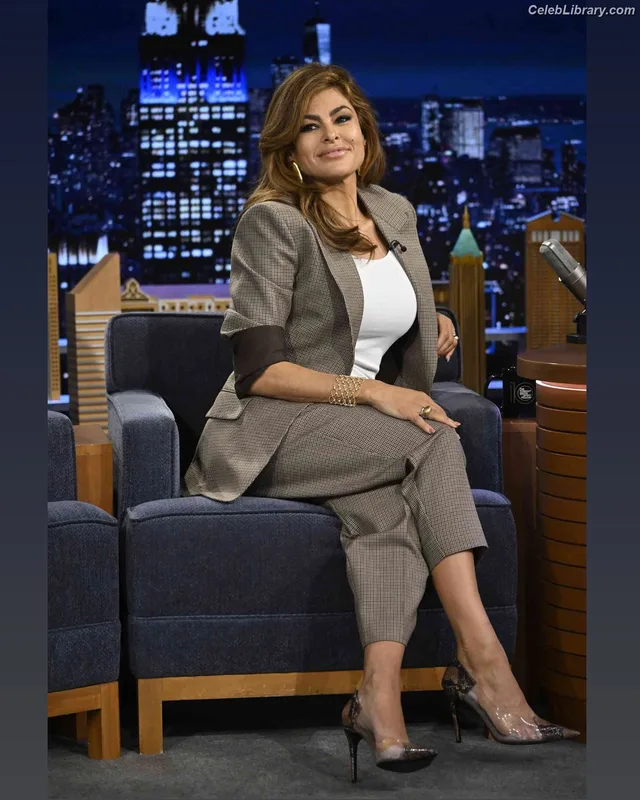 Eva Mendes photo 18 of 311