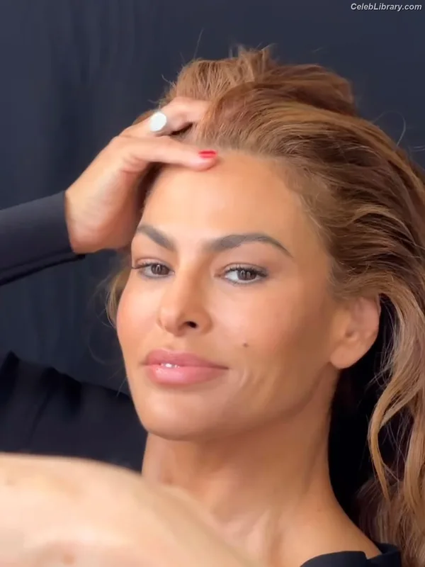 Eva Mendes photo 9 of 311