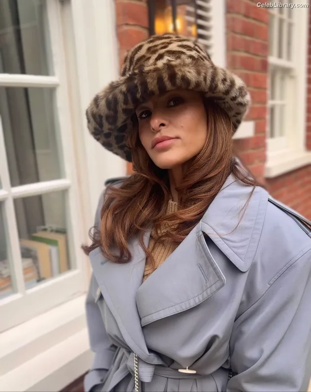 Eva Mendes photo 18 of 311