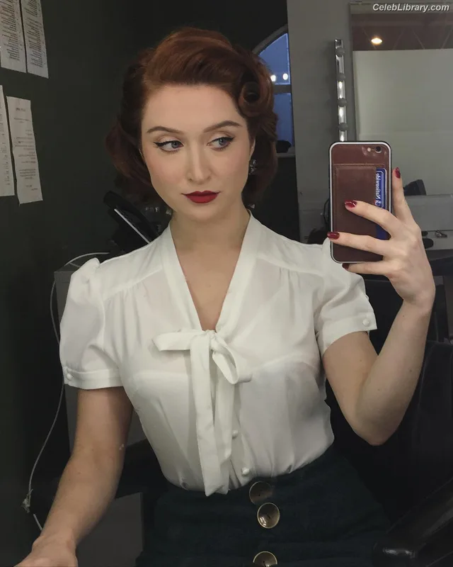 Eva O'Hara photo 1 of 107